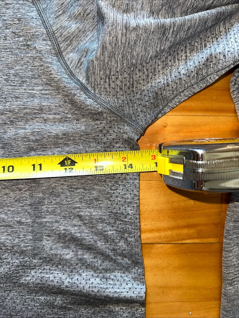 Lululemon Swiftly Tech Long Sleeve Crew Heathered Grey Size 4 race length - Picture 5 of 8